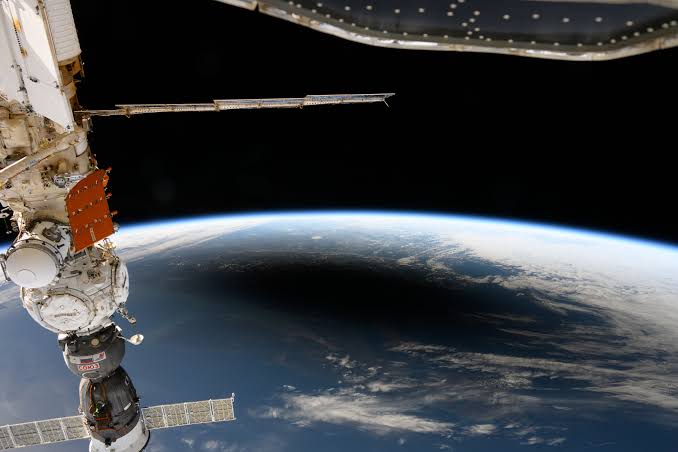 Satélite espião americano da Guerra Fria explode na órbita terrestre